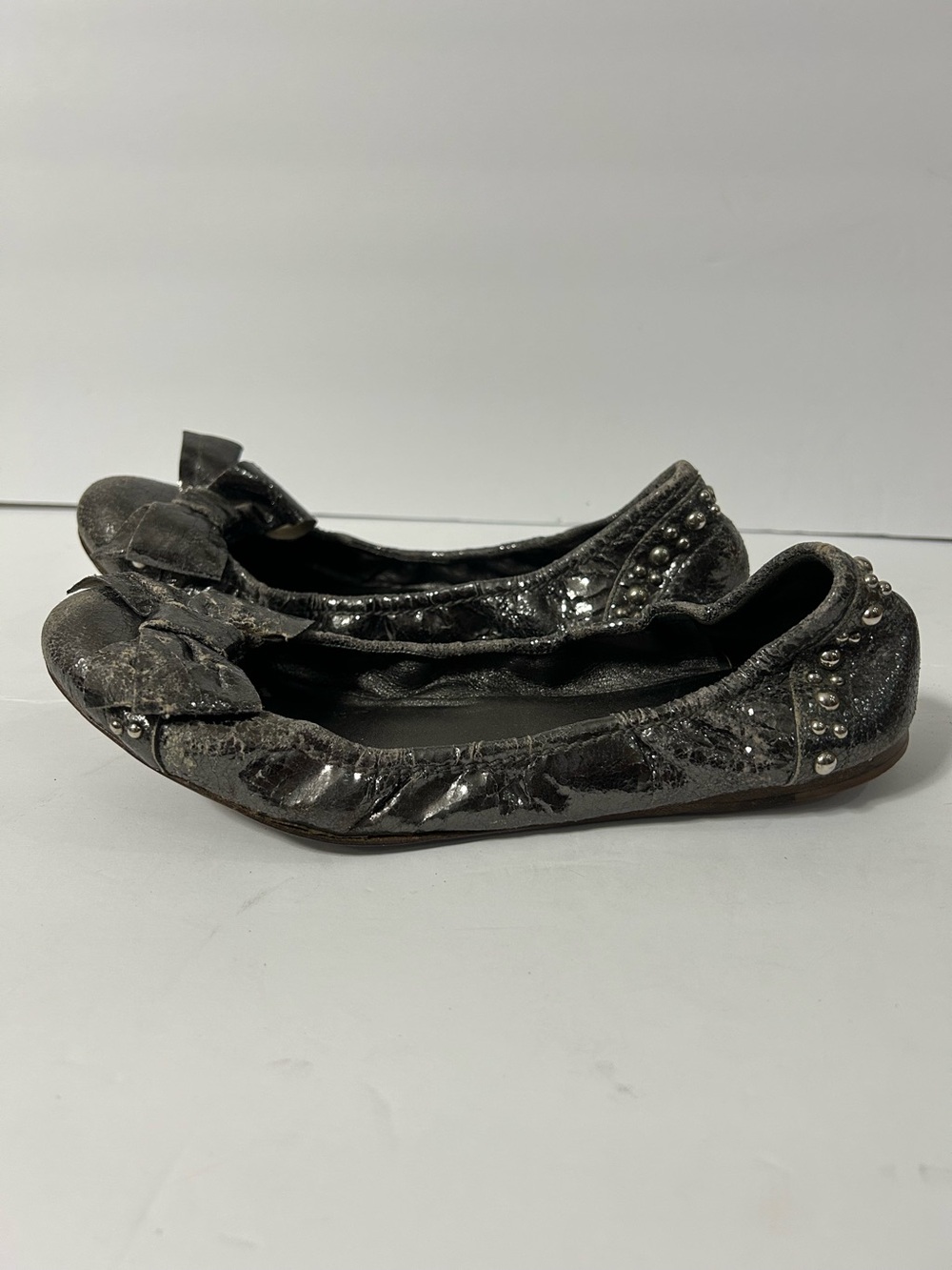 Miu Miu Pewter Grey Metallic Crackled Leather Ballet Flats 37.5 7.5 Luxury